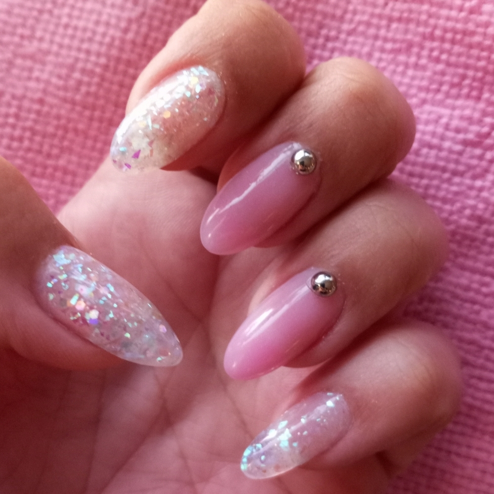 Soft pink and iridescent glitter short almond press on nails